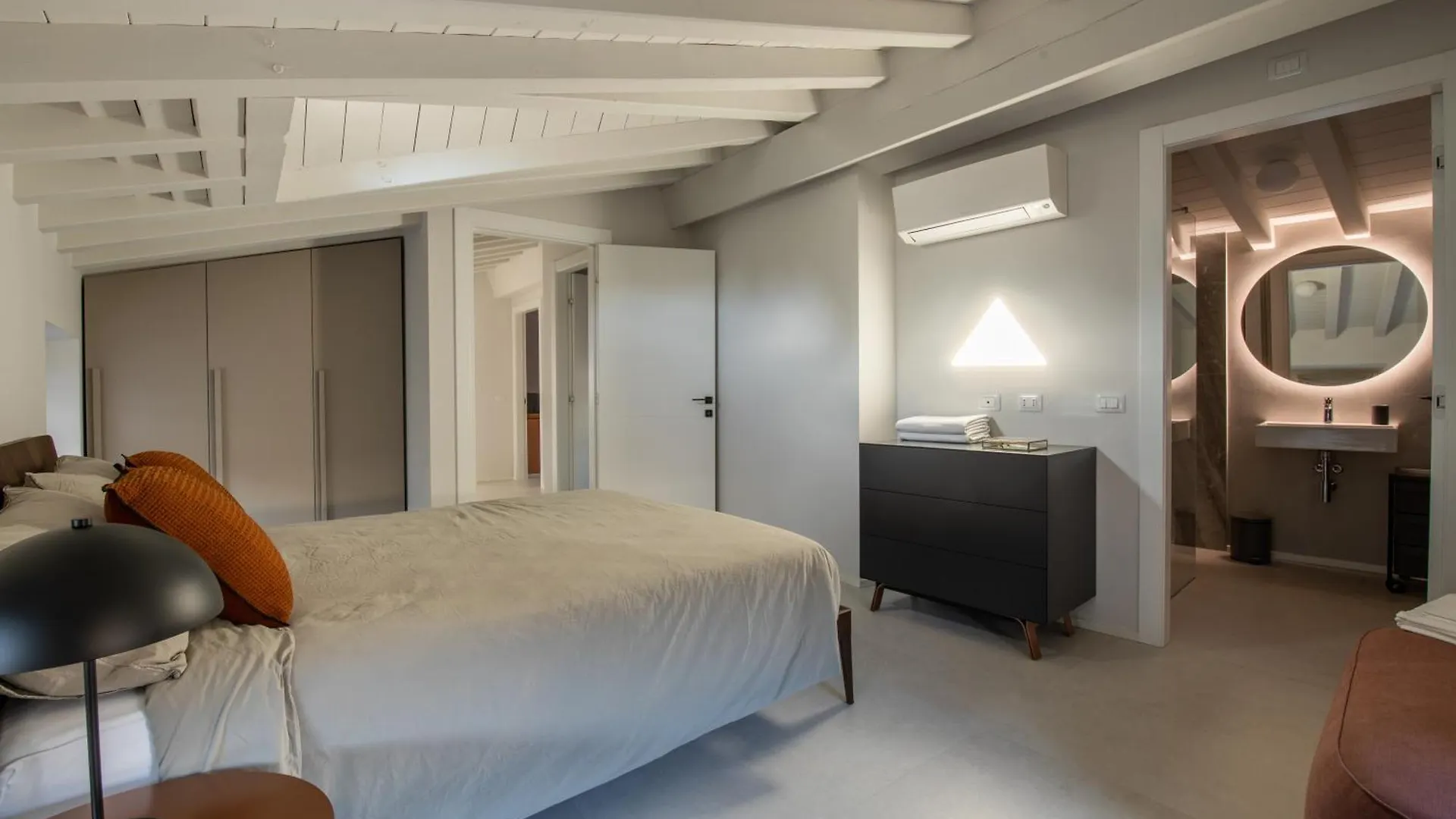 Vicolo Dei Signori Apartment Desenzano del Garda 0*,  Italy
